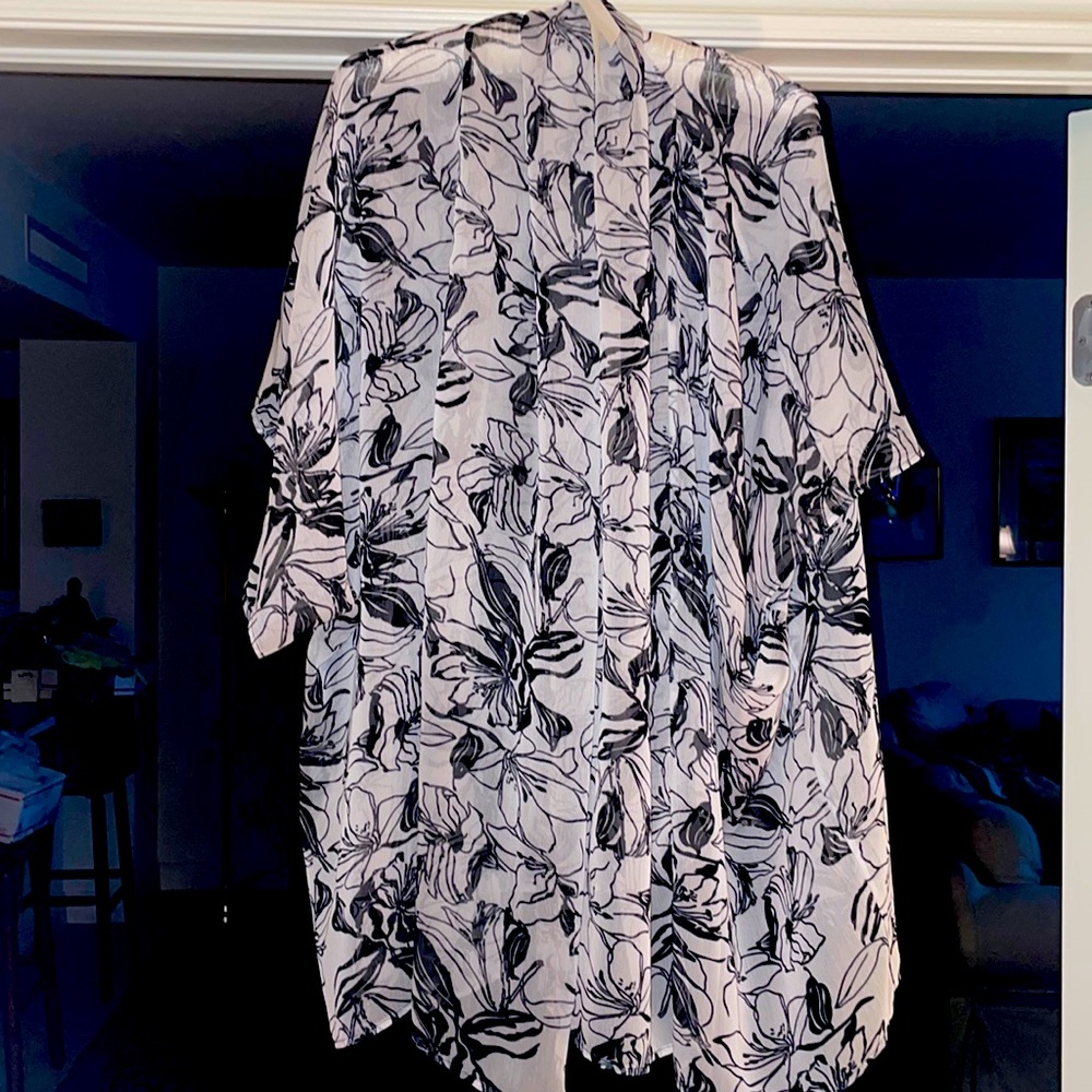 Flowy see-though topper